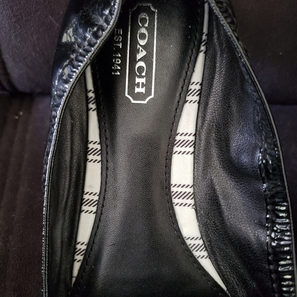 Coach Junie Black Patent Leather Flats Size 6 - Picture 3 of 10
